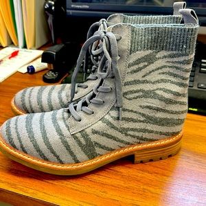 Sofft zebra knit boots size 8